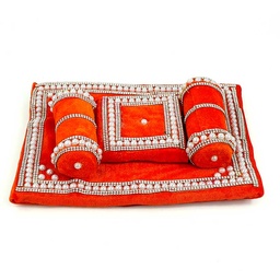 [0100027836] MADHOOR SINGHASAN GADDI 2400